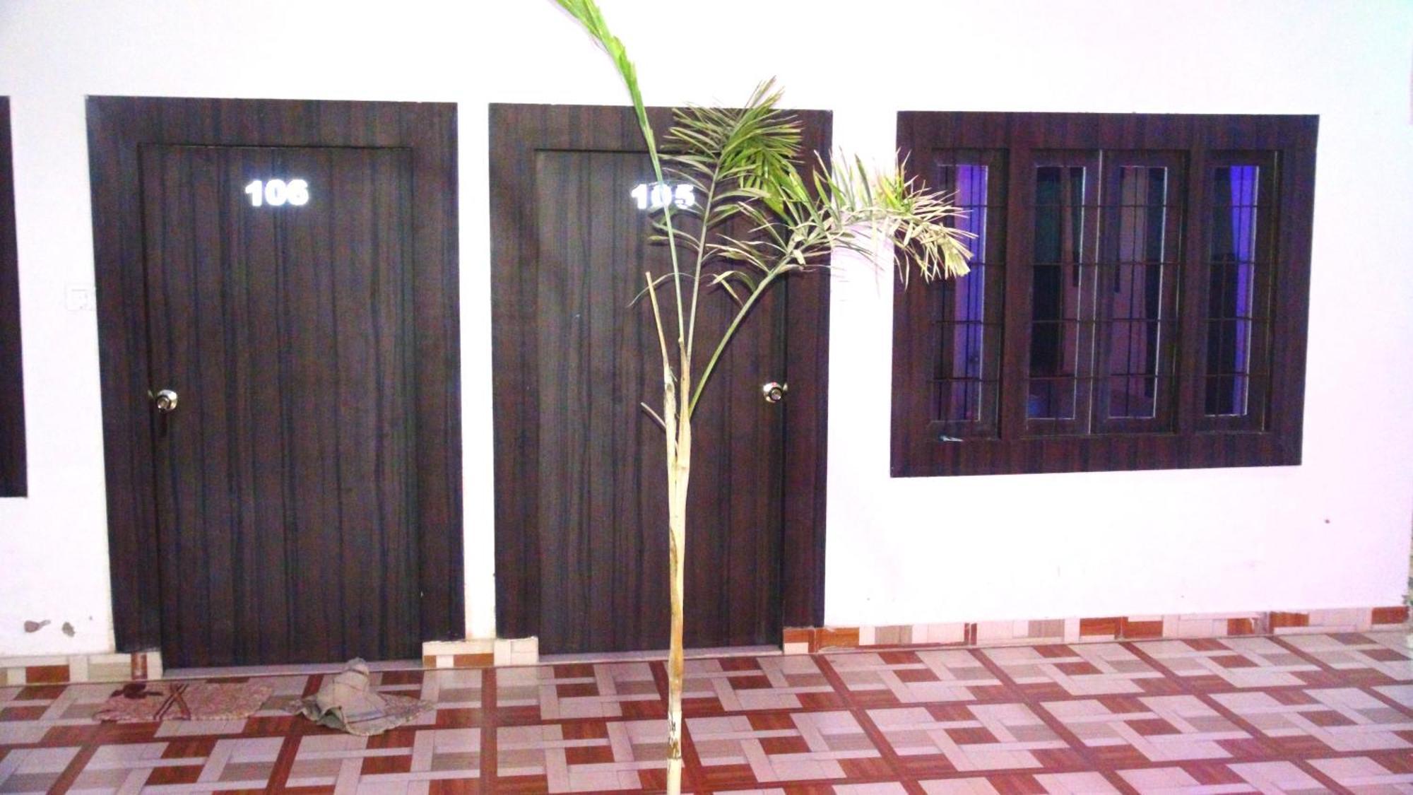 Khajuraho Hostel Bagian luar foto